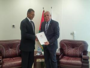 وزير الخارجية والسفير المصري