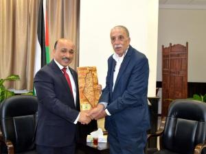 لقاء وزير الاشغال والاسكان ورئيس البلدية 