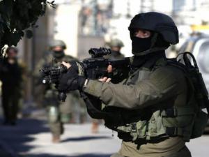 مداهمات واسعة لمنازل المواطنين واعتقالات طالت عدداً من الشبان في الضفة