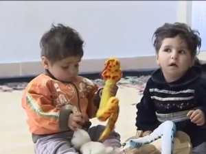 طفلان فلسطينيان